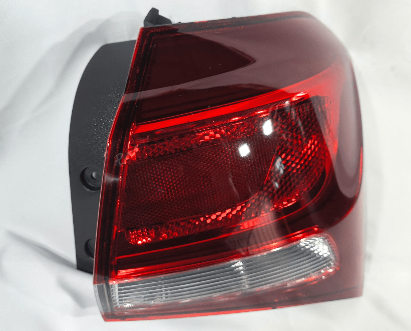Lanterna Traseira Cobalt 2017 A 2020 Canto Bicolor Lado Direito