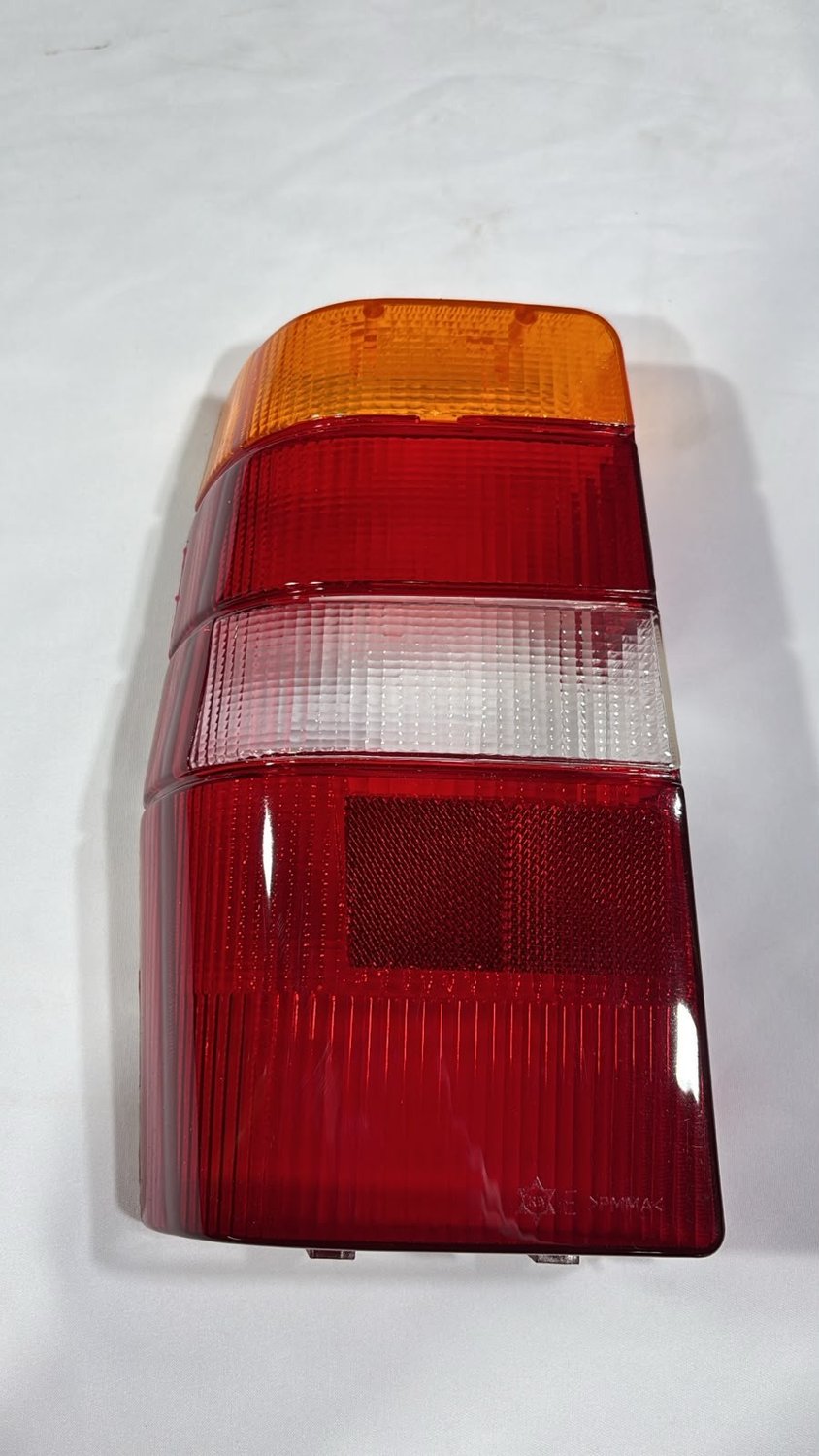 Lente de Lanterna Traseira Tricolor Fiat Fiorino/Elba (Modelo Carto) - Lado Esquerdo | 1986 a 1997