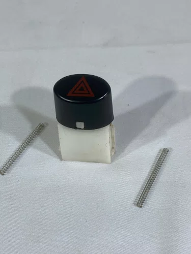 Botao Interruptor do Pisca-Alerta  Fiat Uno G2 / Grand Siena / Fiorino (2013 em diante)