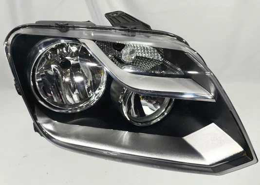 FAROL AMAROK LADO DIREITO 2010 ATE 2016