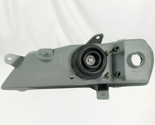 Farol Chevrolet Celta Mascara Cromada Lado Direito 2000 ate 2006