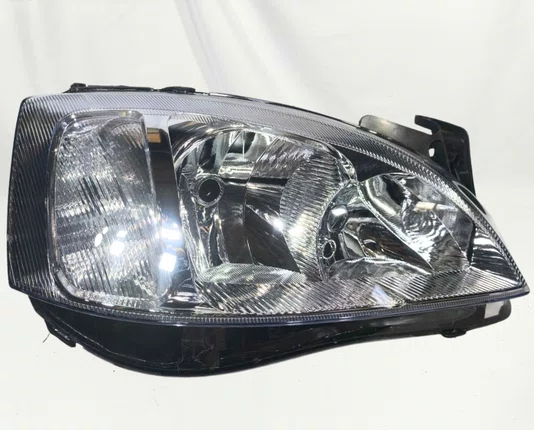 Farol Chevrolet Corsa / Montana Mascara Cromada Lado Direito 2003 ate 2007