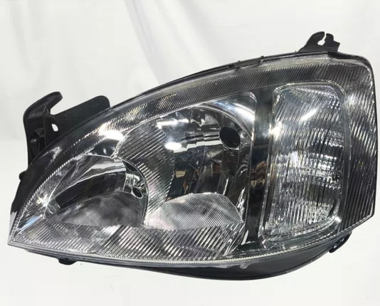 Farol Chevrolet Corsa / Montana Mascara Cromada Lado Esquerdo 2003 ate 2007
