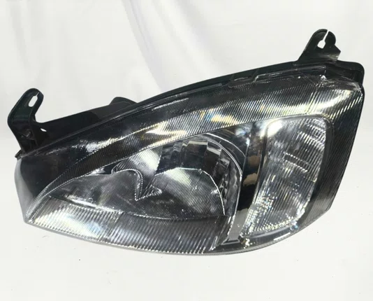 Farol Chevrolet Corsa / Montana Mascara Cromada Lado Esquerdo 2003 ate 2007