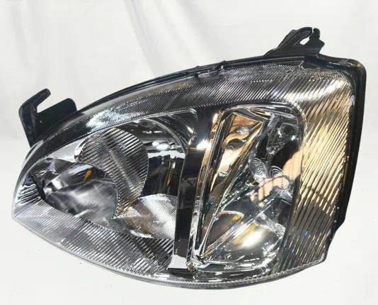 Farol Chevrolet Corsa / Montana Mascara Cromada Lado Esquerdo 2008 ate 2012