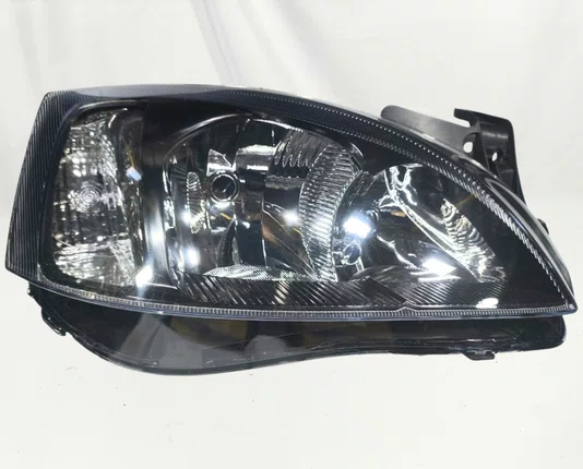 Farol Chevrolet Corsa / Montana Mascara Negra Lado Direito 2008 ate 2012