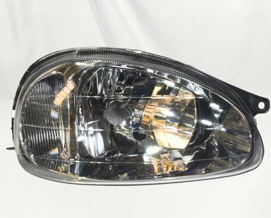 Farol de Vidro Chevrolet Corsa / Classic Mascara Cromada Preto Lado Direito 2000 ate 2010