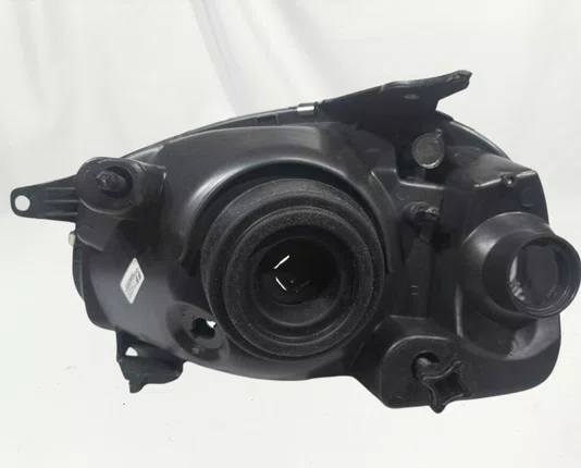 Farol de Vidro Chevrolet Corsa / Classic Mascara Cromada Preto Lado Direito 2000 ate 2010