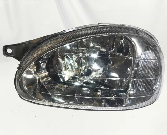 Farol de Vidro Chevrolet Corsa / Classic Mascara Cromada Preto Lado Esquerdo 2000 ate 2010