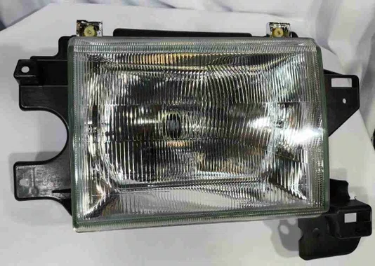 FAROL F1000 COM SUPORTE 1993 A 1996 LADO DIREITO