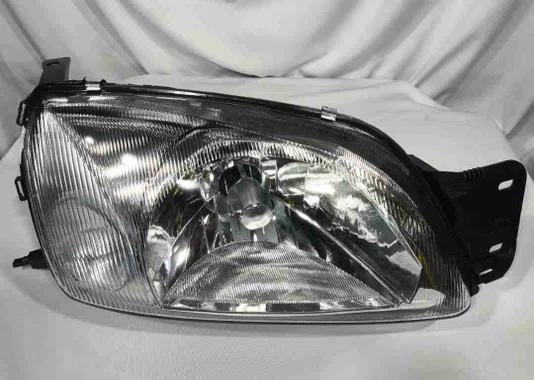 Farol Ford Fiesta Com Pisca Cromado Lado Direito 2000 Ate 2002