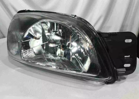 Farol Ford Fiesta Com Pisca Cromado Lado Direito 2000 Ate 2002