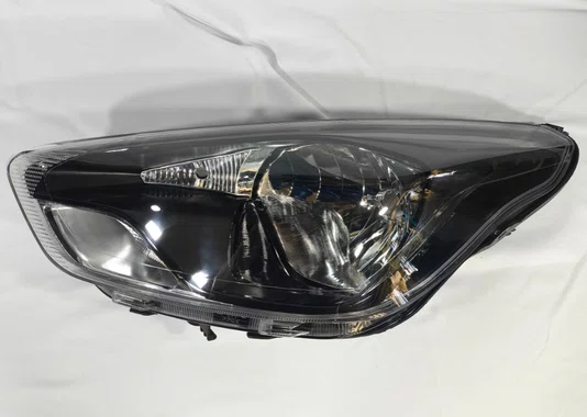 Farol Ford Ka ano 2015 ate 2018 Mascara negra Lado esquerdo (motorista)