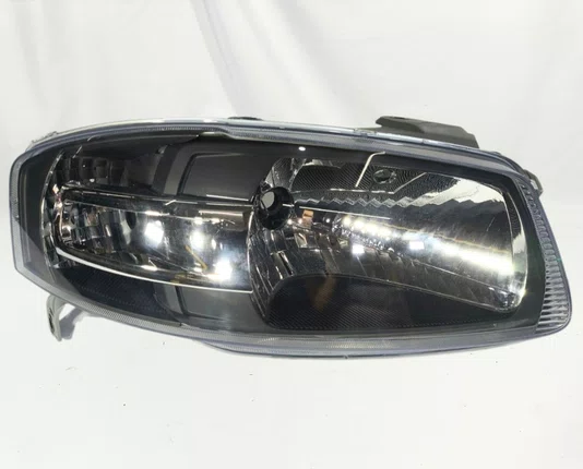 Farol Gol Parati Saveiro G4 Lado Direito Mascara Negra 2005 ate 2009