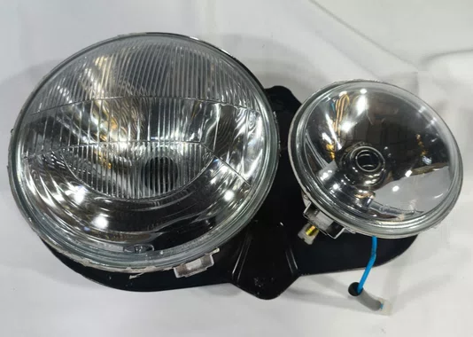 Farol Mitsubishi L200 ano 1999 ate 2004 Lado direito