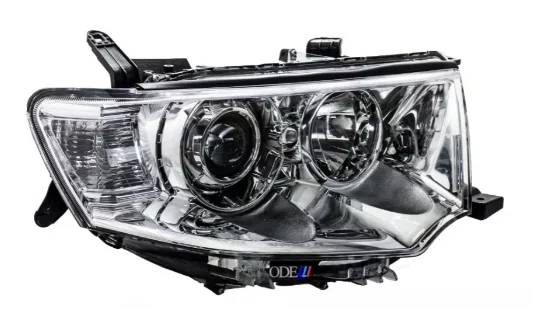 Farol Mitsubishi L200 Triton 2013 a 2017 / Pajero dakar 2009 a 2015 cromado Lado direito