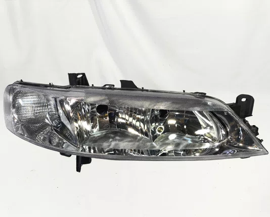 Farol Principal Chevrolet Vectra Mascara Cromada Lado Direito 2000 ate 2005