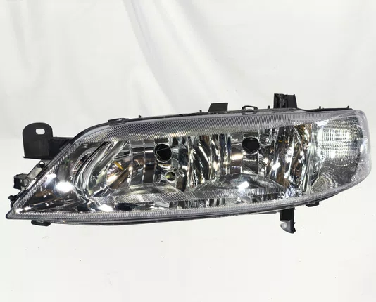 Farol Principal Chevrolet Vectra Mascara Cromada Lado Esquerdo 2000 ate 2005