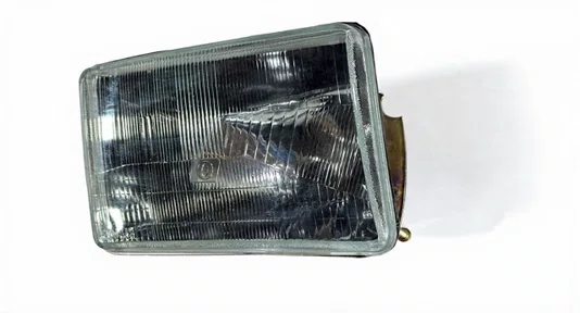 Farol Principal Dianteiro (Lado Esquerdo)  Fiat 147 Europa / Panorama