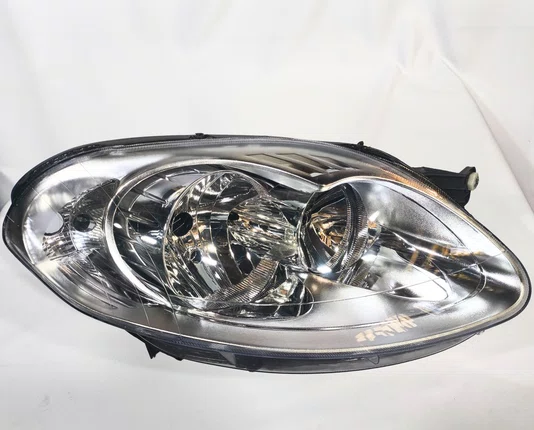 Farol Principal Fiat Palio Mascara Duplo Cromado Lado Direito de 2012 ate 2017
