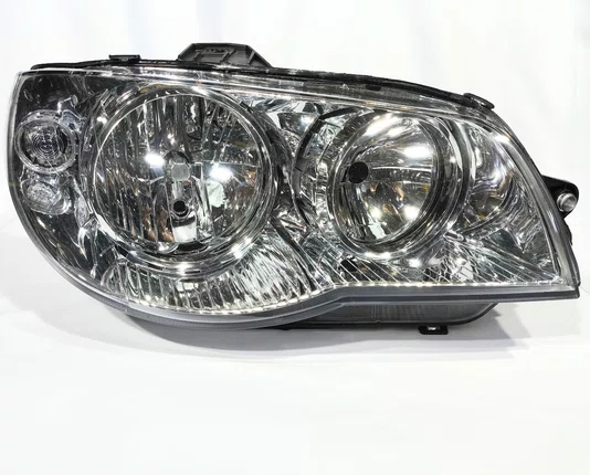 Farol Principal Fiat Palio / Siena / Strada Mascara Cromada Lado Direito de 2004 ate 2016