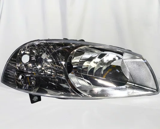 Farol Principal Fiat Palio / Siena / Strada Mascara Cromada Lado Direito de 2007 ate 2020