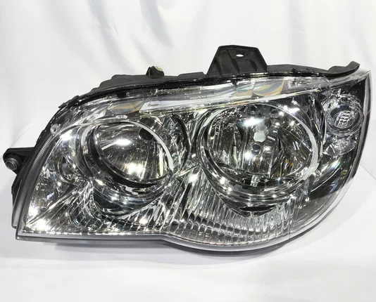 Farol Principal Fiat Palio / Siena / Strada Mascara Cromada Lado Esquerdo de 2004 ate 2016