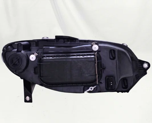 Farol Principal Fiat Palio / Siena / Strada Mascara Cromada Lado Esquerdo de 2004 ate 2016