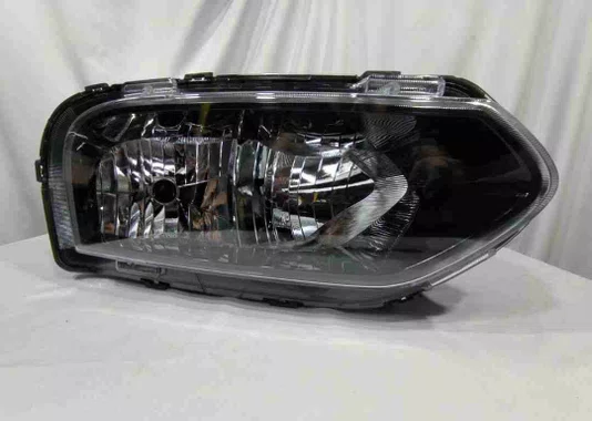 Farol Renault Kwid ano 2022 ate 2025 mascara negra inferior Lado direito