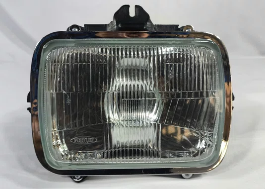 Farol Toyota Hilux 1992 ate 1999 / L200 Lado esquerdo/Lado direito H4 - Com Suporte Moldura