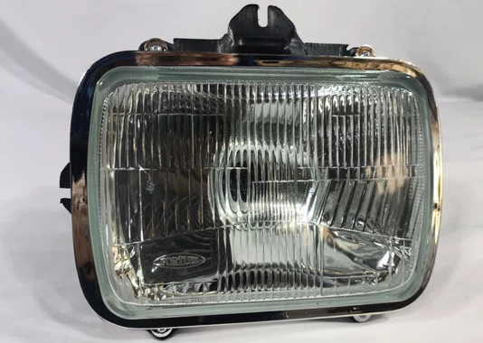 Farol Toyota Hilux 1992 ate 1999 / L200 Lado esquerdo/Lado direito H4 - Com Suporte Moldura