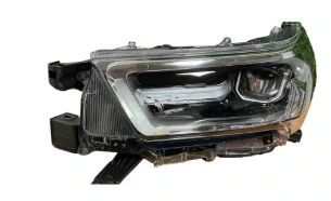 Farol Toyota Hilux 2021 ate 2025 Full led lado esquerdo