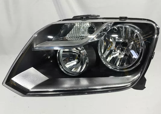 Farol Volkswagen Amarok Lado Esquerdo 2010 Ate 2016