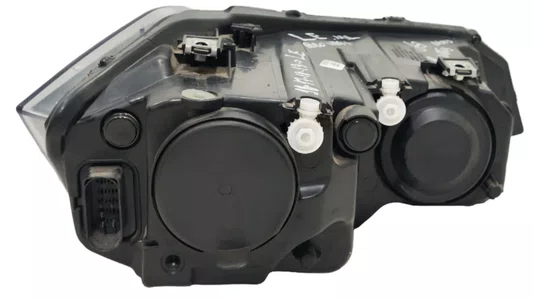 Farol VolksWagen Polo com Friso Cromado para 03 Lampada Lado Esquerdo 2018 ate 2022.