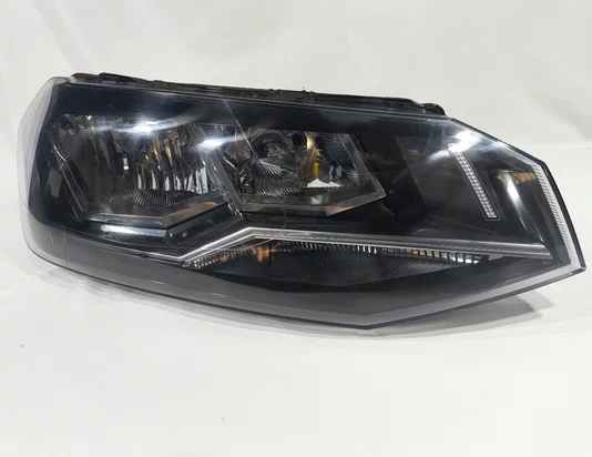 Farol VolksWagen Polo com Friso Cromado para 04 Lampada Lado Direito 2018 ate 2022.