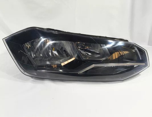 Farol VolksWagen Polo com Friso Cromado para 04 Lampada Lado Direito 2018 ate 2022.