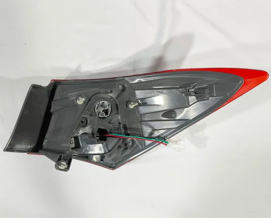 Lanterna Traseira Canto Com Led Lado Esquerdo Toyota Corolla 2014 ate 2017
