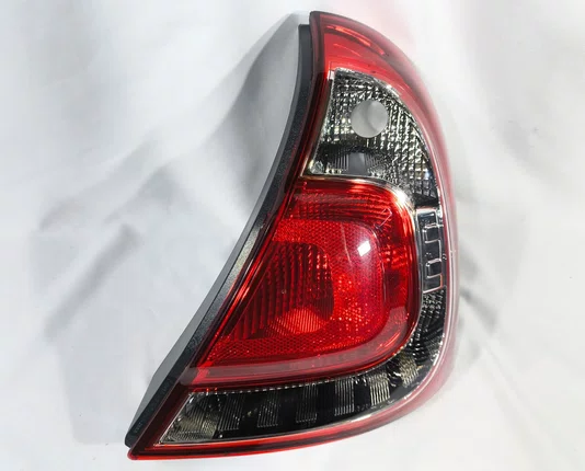 Lanterna Traseira Canto PT Lado Direito Renault Clio 2012 ate 2017