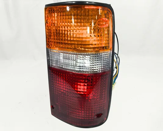 Lanterna Traseira Canto Lado Direito Toyota Hilux 2001 ate 2004