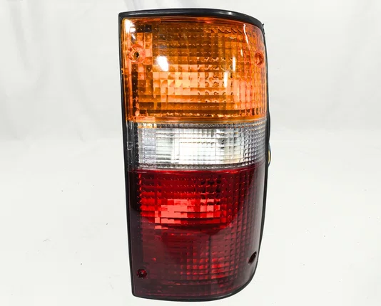 Lanterna Traseira Canto Lado Direito Toyota Hilux 2001 ate 2004