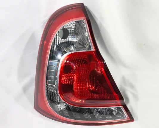 Lanterna Traseira Canto PT Lado Esquerdo Renault Clio 2012 ate 2017
