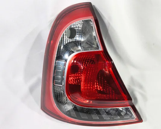 Lanterna Traseira Canto PT Lado Esquerdo Renault Clio 2012 ate 2017