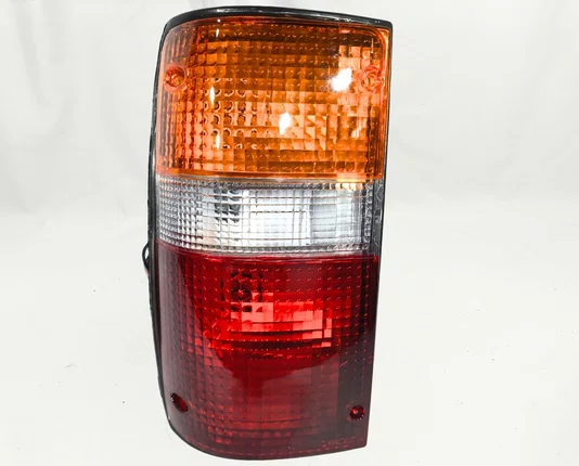 Lanterna Traseira Canto Lado Esquerdo Toyota Hilux 2001 ate 2004