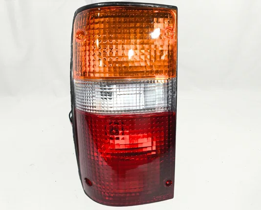 Lanterna Traseira Canto Lado Esquerdo Toyota Hilux 2001 ate 2004