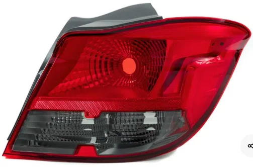 lanterna traseira Chevrolet Onix Fume lado direito para os modelos de 2012 a 2016