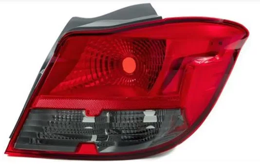 lanterna traseira Chevrolet Onix Fume lado direito para os modelos de 2012 a 2016