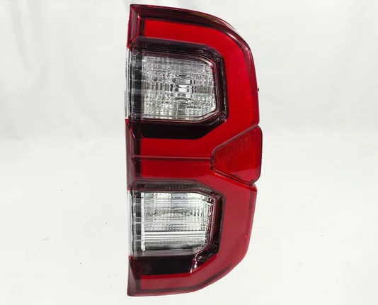 Lanterna Traseira Com Led Canto Lado Direito Hilux 2021 ate 2025