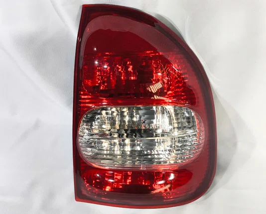 Lanterna Traseira Corsa Sedan Cristal Lado Direito 2000 Ate 2002