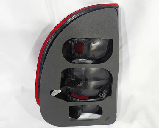 Lanterna Traseira Fum Lado Direito Chevrolet Corsa Sedan 2000 ate 2002