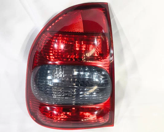 Lanterna Traseira Fum Lado Esquerdo Chevrolet Corsa Sedan 2000 ate 2002